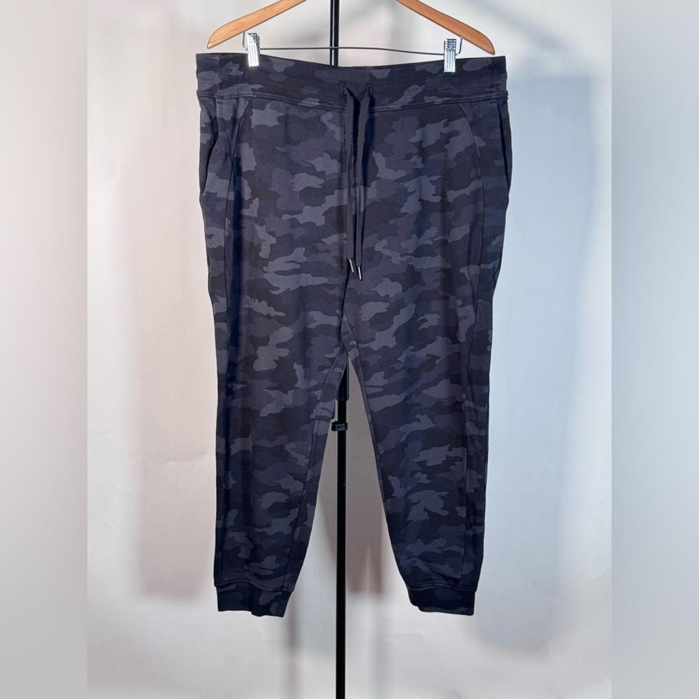 NWOT Lululemon Scuba High-Rise French Terry Jogger Heritage 365 Camo Dee… - Picture 4 of 6